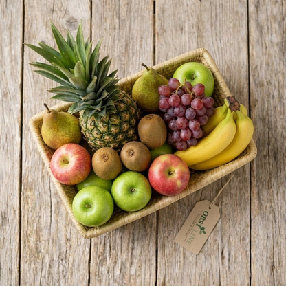 Obstkorb Vitaminschub Draufsicht auf Ananas und Kiwi